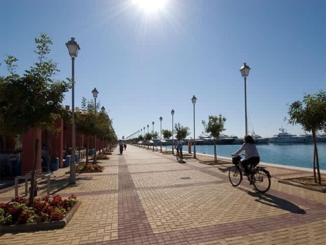 Family Apt With Garden Next To The Sea Athens Exterior photo